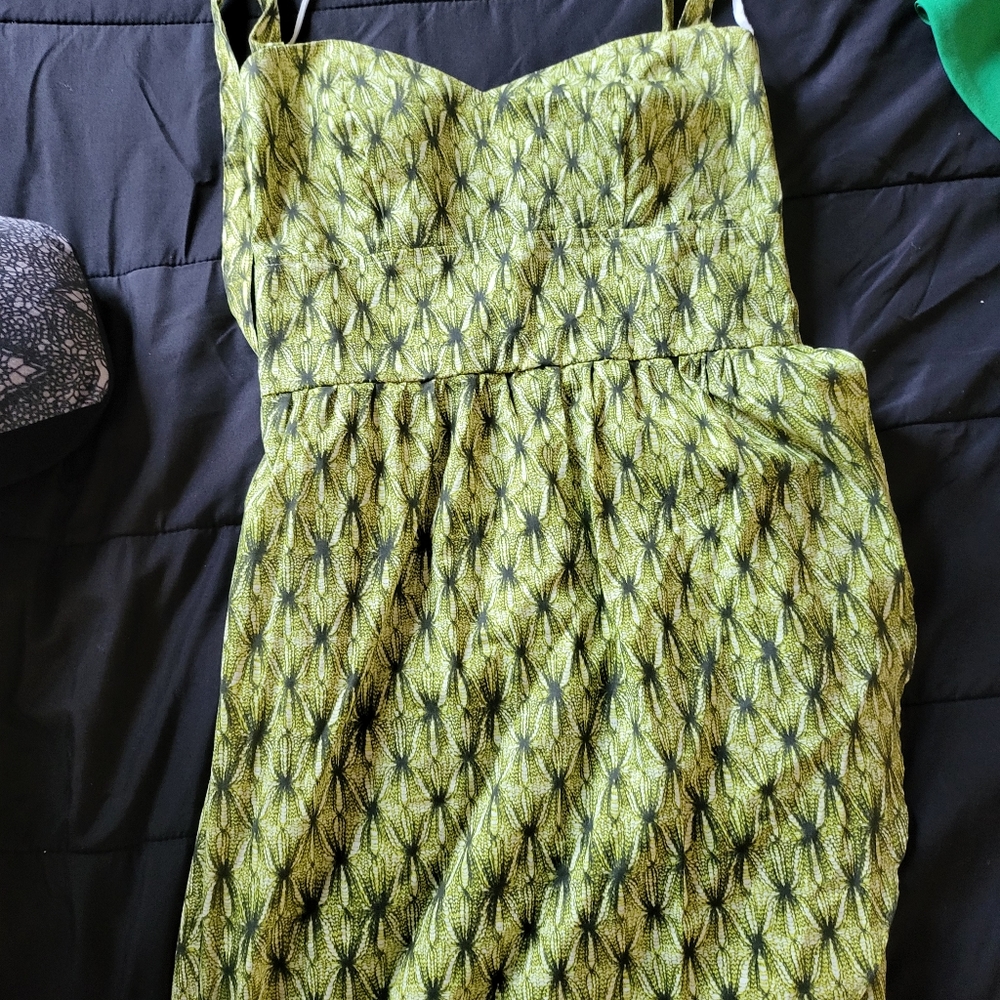 VINTAGE GAL TIKI DRESS WITH SWEEATHEART BUSTLINE